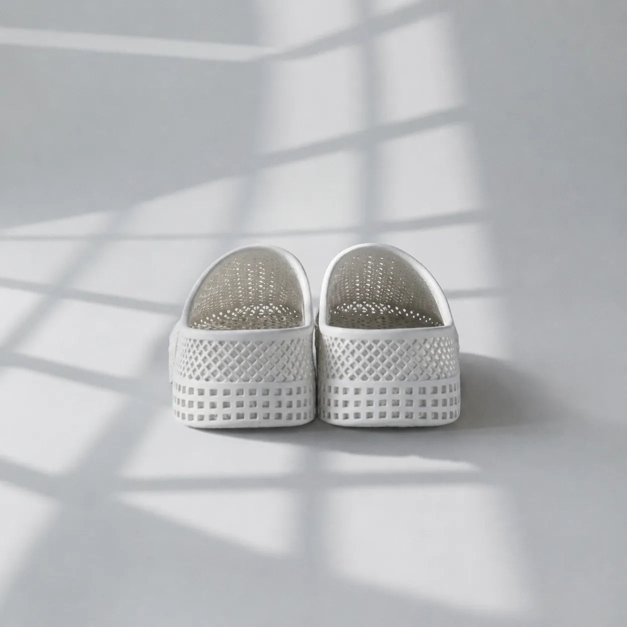 TRANSIT 01 3D printed mule — open lattice upper and platform sole